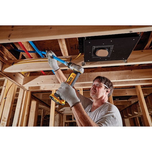 20V MAX* 1 in. Cordless PEX Expander (Tool Kit)